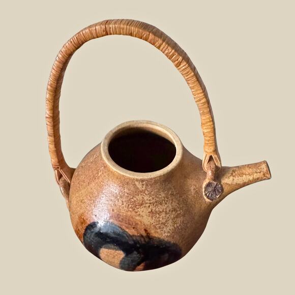 Vintage Studio Pottery Teapot – Handcrafted Stoneware with Bamboo Handle & Glaze - Picture 6 of 11